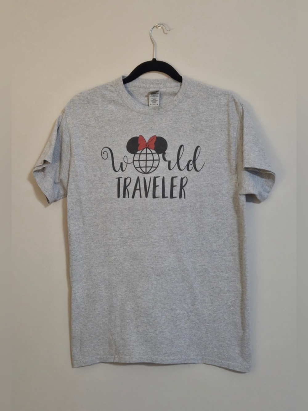 Women’s Size Medium Disney T-Shirt Gray Gildan